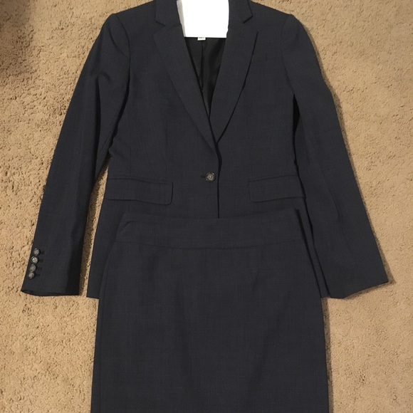Banana Republic Other - Banana Republic 2 piece skirt suit